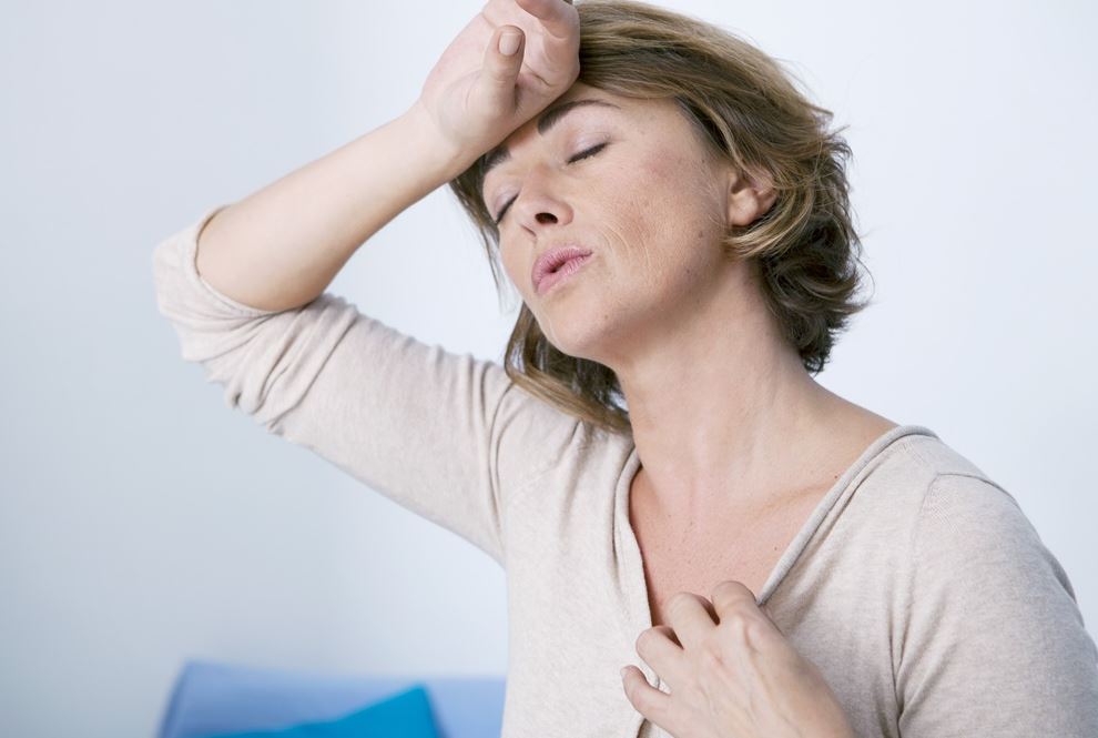7 señales de que la menopausia está por llegar calor