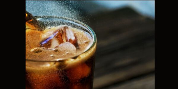 Esto pasa en tu cuerpo al beber refresco