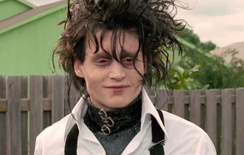 Así luce el elenco de "El joven manos de tijera", tras 32 años